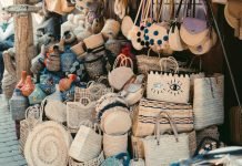 Wholesale Handbags: Nourishing Niche Markets and Emerging Trends