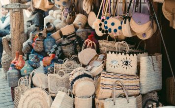 Wholesale Handbags: Nourishing Niche Markets and Emerging Trends